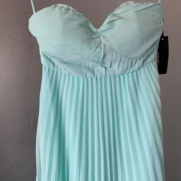 Lulus pleated maxi dress - Picture 3 of 4